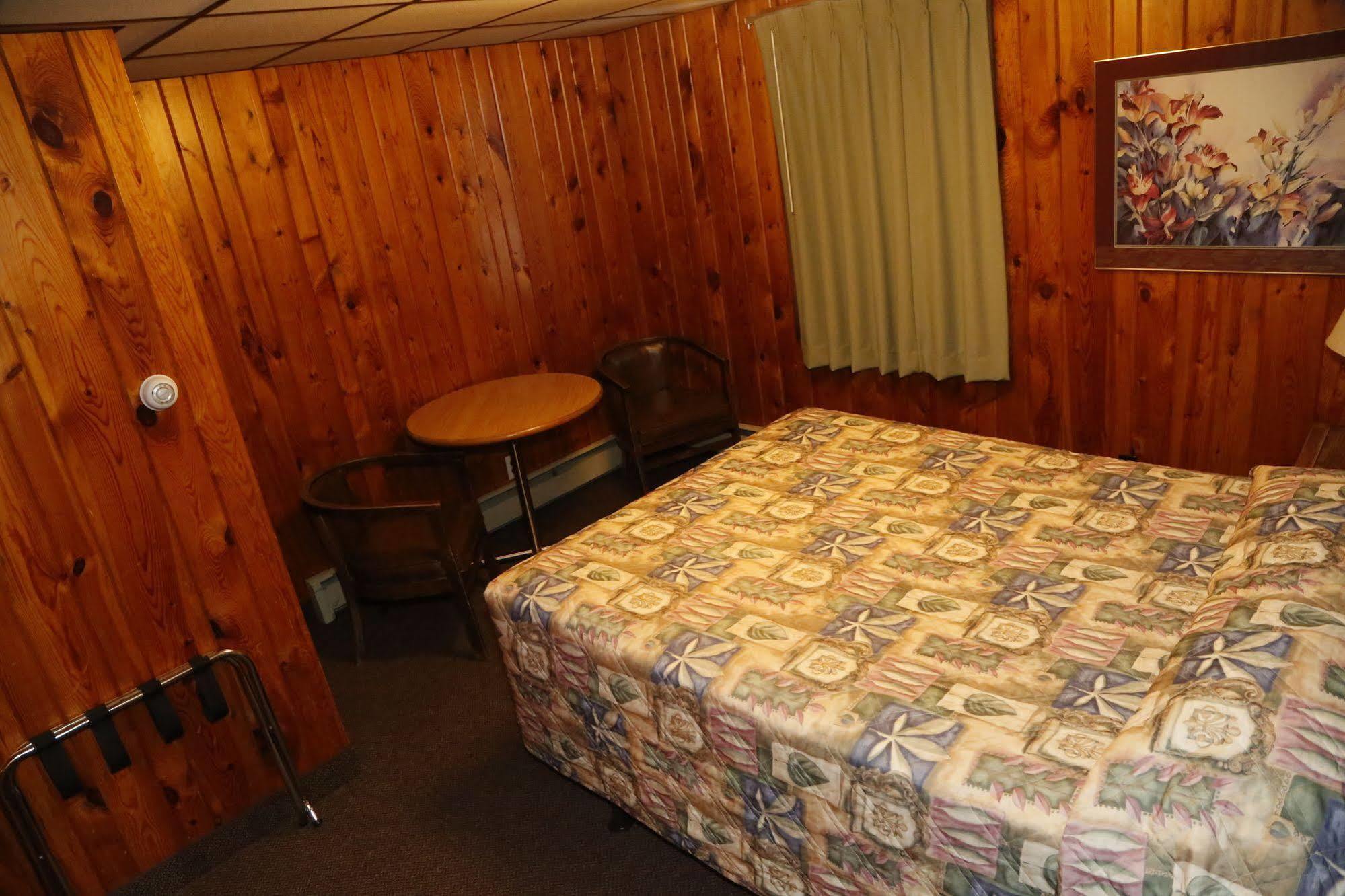 Motel Ely 外观 照片